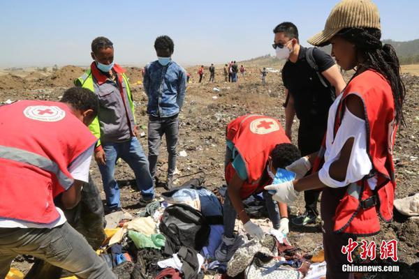 大佬穿成女配(快穿)樂文