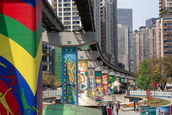 一個(gè)太監(jiān)闖世界TXT