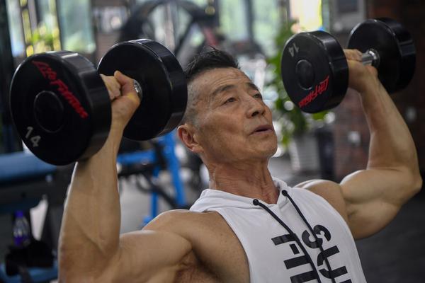 別咬我mv為什么是周杰倫