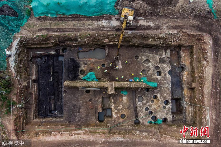 《洋房里的小草莓》by moonsteer